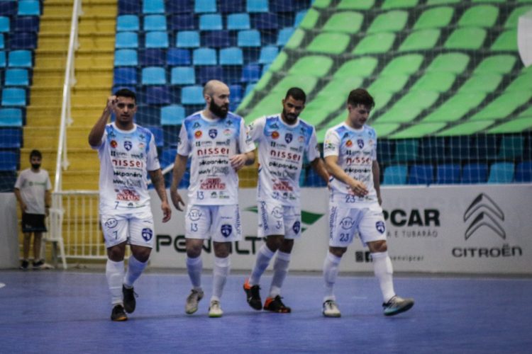 Foz Cataratas vence de goleada e está na semifinal na Taça Brasil