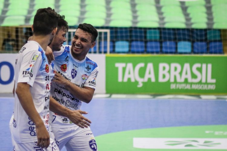 Foz Cataratas vence de goleada e está na semifinal na Taça Brasil