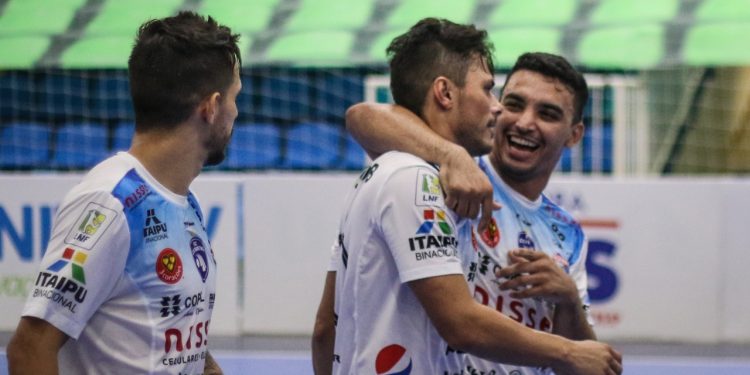 Foz Cataratas vence de goleada e está na semifinal na Taça Brasil