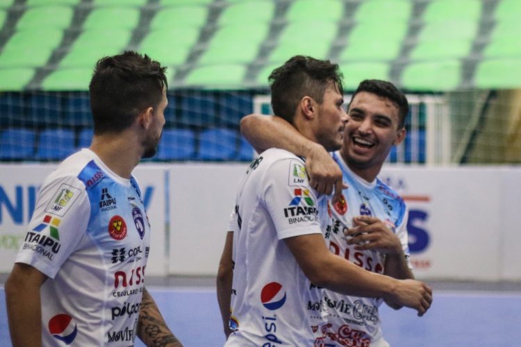 Foz Cataratas vence de goleada e está na semifinal na Taça Brasil