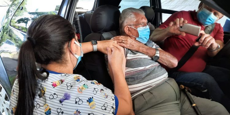 Saúde amplia vacinação contra a Covid-19 para idosos com mais de 85 anos