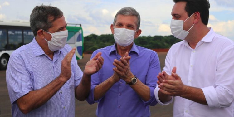 Prefeito de Foz parabeniza general Silva e Luna por indicação na Petrobras