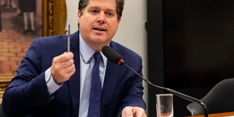 MDB nacional dissolve diretório do Paraná