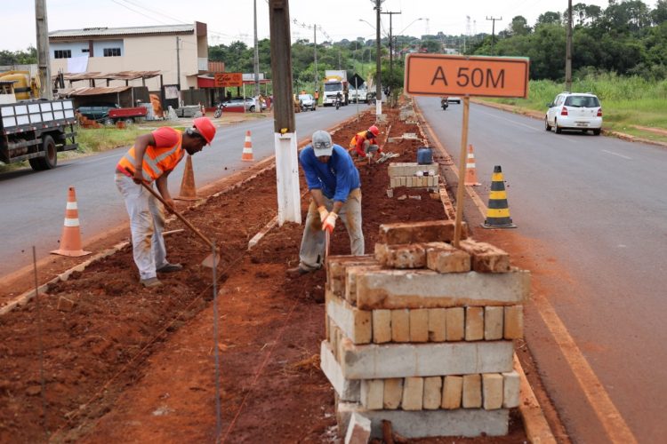 Prefeitura de Foz retoma implantação de ciclovia na Avenida Andradina