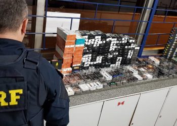 PRF apreende 408 cigarros eletrônicos de maconha líquida no Paraná