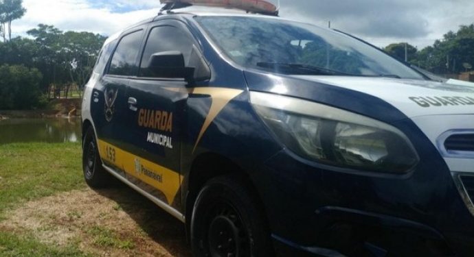 Criança é encontrada amarrada pelo tornozelo no Paraná; mãe foi presa