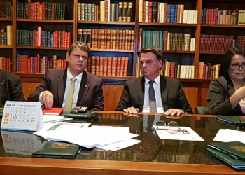 Bolsonaro diz que impostos federais sobre gás e diesel serão zerados