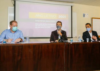 Governo do Paraná adia retorno das aulas presenciais para o dia 1º de março