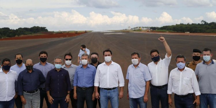Ampliação da pista do Aeroporto de Foz do Iguaçu alcança 85%