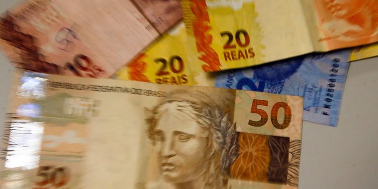 Arrecadação de impostos em janeiro somou R$ 180,221 bilhões