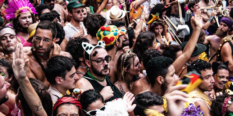 Suspensão do Carnaval 2021 afeta diferentes segmentos da economia