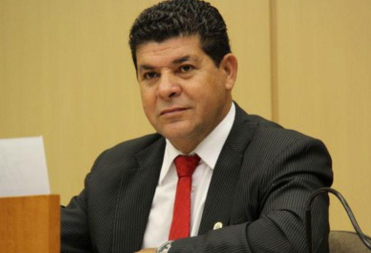 Ex-vereador Darci DRM é atendido em estado grave após queda de telhado