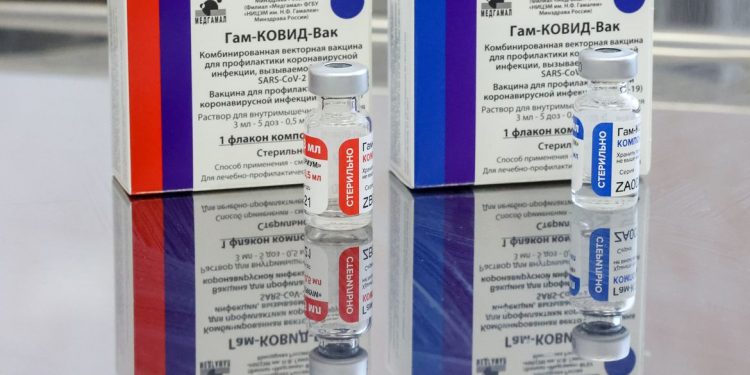 Vacinas compradas por consórcio do Nordeste irão para todo Brasil