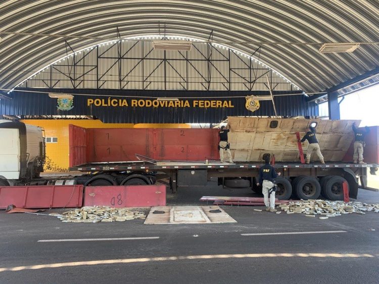PRF apreende 150 toneladas de drogas no Paraná em 2020 e registra novo recorde histórico