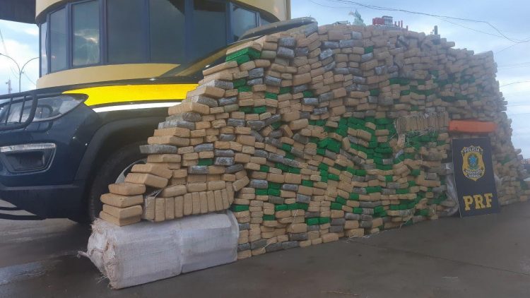 PRF apreende 150 toneladas de drogas no Paraná em 2020 e registra novo recorde histórico