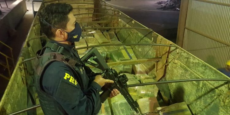 PRF apreende 150 toneladas de drogas no Paraná em 2020 e registra novo recorde histórico