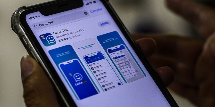 Nascidos em fevereiro podem atualizar dados no Caixa Tem