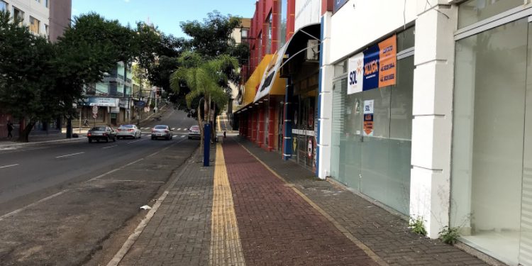 Foz prorroga restrições e fará novo toque de recolher no sábado e domingo