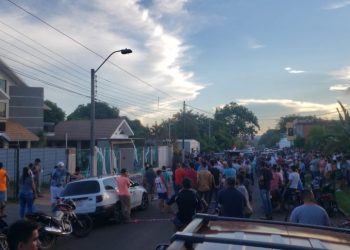 Brasileira proíbe funcionários de falar guarani e é alvo de protesto no Paraguai