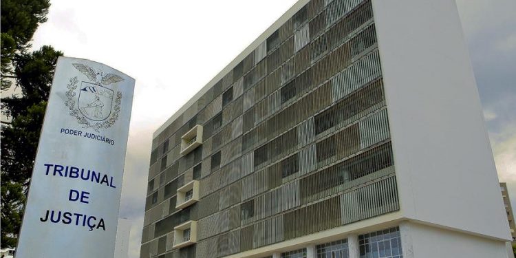 Justiça nega pedido do MP para obrigar Paraná a retomar decreto mais restritivo