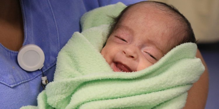 Brasil apresenta queda do número de partos durante a pandemia