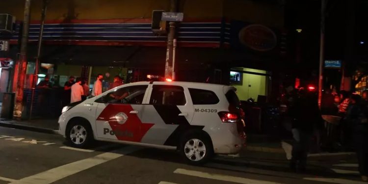 PM interrompe baile com 190 idosos em São Paulo