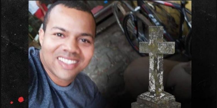 Bahia: policiais protestam e ameaçam deflagrar greve após morte de colega que teve surto