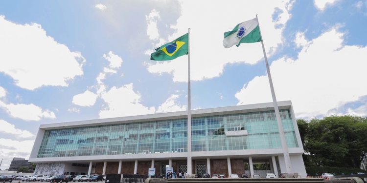 ACIFI requer a Ratinho Jr. auxílio para empresas de Foz