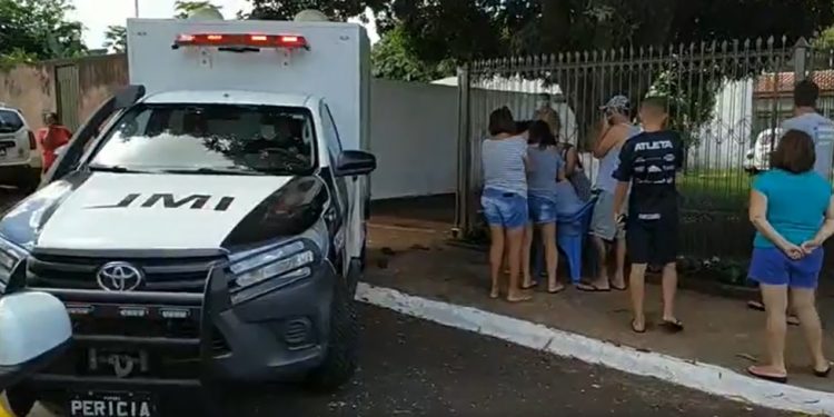 Jovem de 16 anos é morta a facadas enquanto dormia em Foz