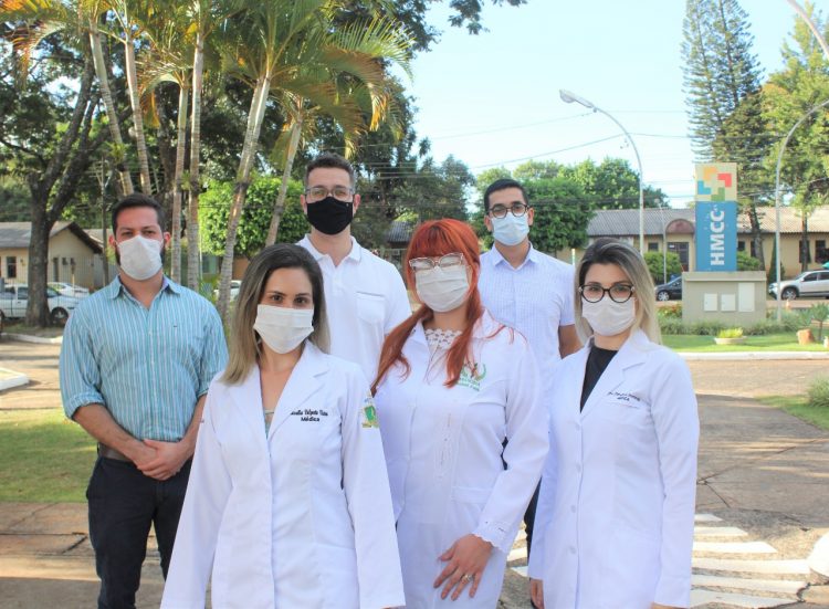 Hospital Costa Cavalcanti realiza formatura de médicos residentes