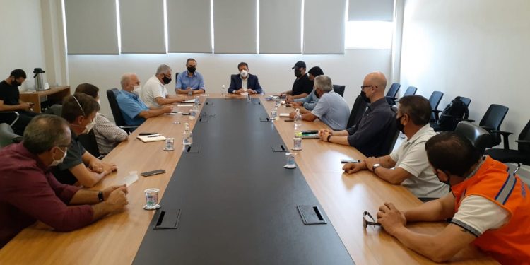 Prefeitura, comércio e turismo discutem flexibilização do funcionamento do comércio