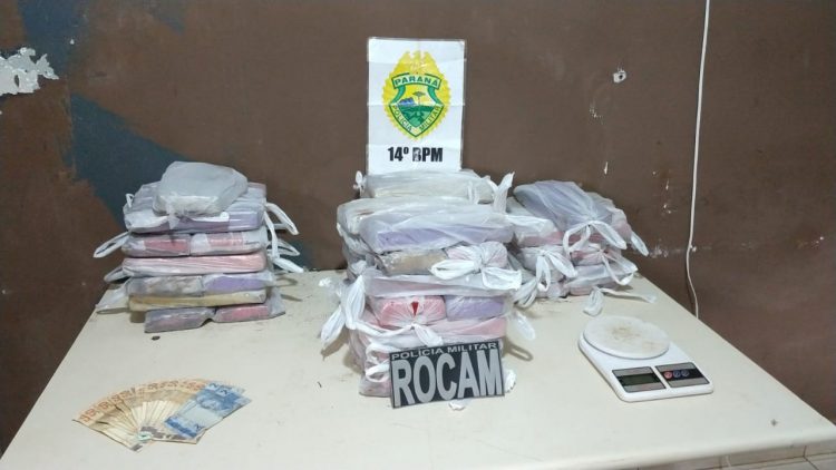 Polícia Militar apreende quase 40 quilos de maconha em ônibus