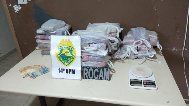 Polícia Militar apreende quase 40 quilos de maconha em ônibus