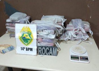 Polícia Militar apreende quase 40 quilos de maconha em ônibus