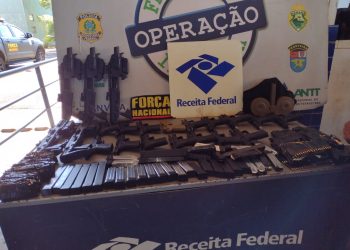 Receita Federal apreende 16 pistolas, munições e 40 carregadores Ponte da Amizade