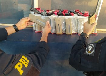 PRF prende homem transportando 28 carregadores de fuzil em Santa Terezinha