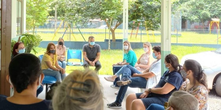 Secretária de Saúde visita UBSs do município para elaborar melhorias nos serviços de atenção primária