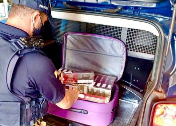 PRF apreende cigarros da Indonésia em Santa Terezinha de Itaipu