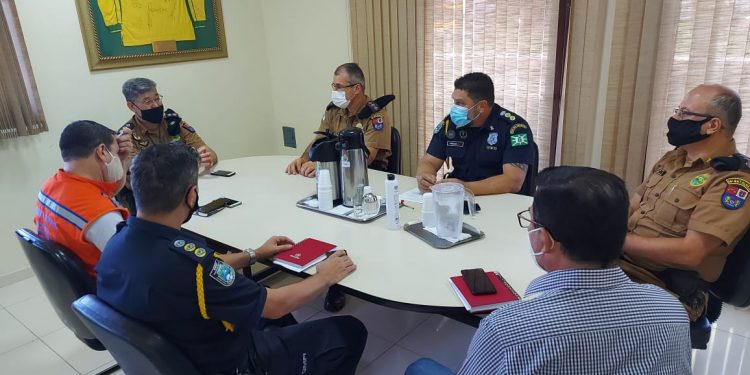 Forças de Segurança de Foz do Iguaçu reforçam fiscalização contra aglomerações