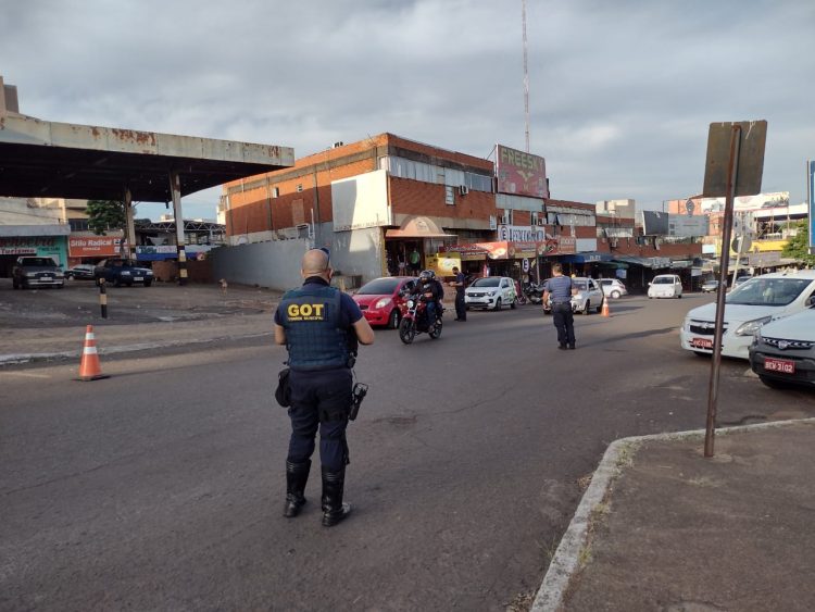 Paraguaios sem exame RT-PCR pra Covid-19 estão sendo impedidos de entrar em Foz