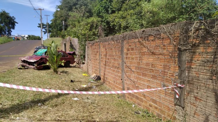 Homem de 44 anos morre após colidir veículo contra muro no Jardim Califórnia