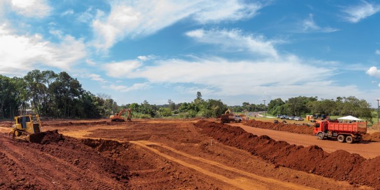 Obras da Perimetral Leste avançam em três frentes