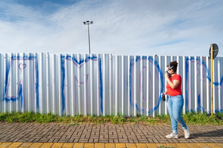 Itaipu espalha mensagens de gentileza em tapumes de obras financiadas pela usina