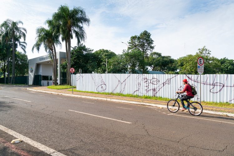 Itaipu espalha mensagens de gentileza em tapumes de obras financiadas pela usina