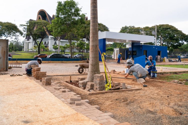Obra do escritório da Fibra, financiada por Itaipu, garante carteira assinada para 60 trabalhadores