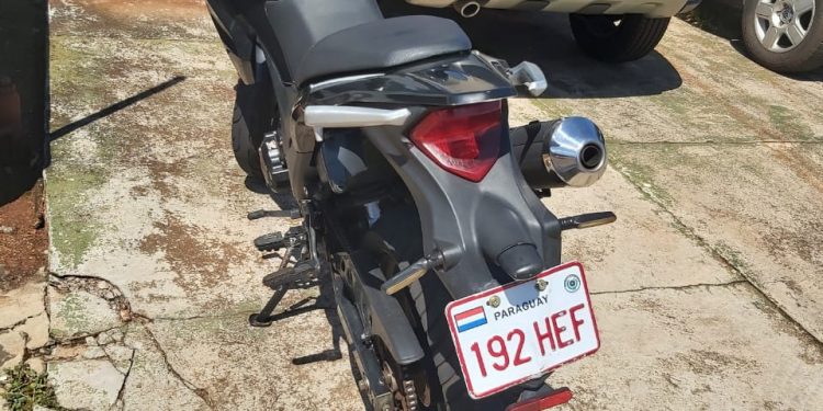 Polícia Civil recupera motocicleta furtada em Foz