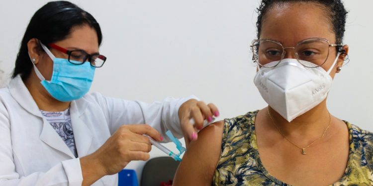 Mais de 25 mil doses da vacina contra o coronavírus foram aplicadas em Foz