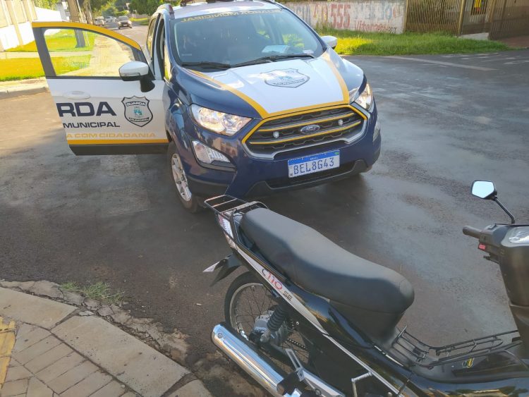 Guarda Municipal apreende adolescente com moto furtada no Paraguai
