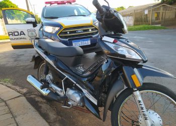Guarda Municipal apreende adolescente com moto furtada no Paraguai