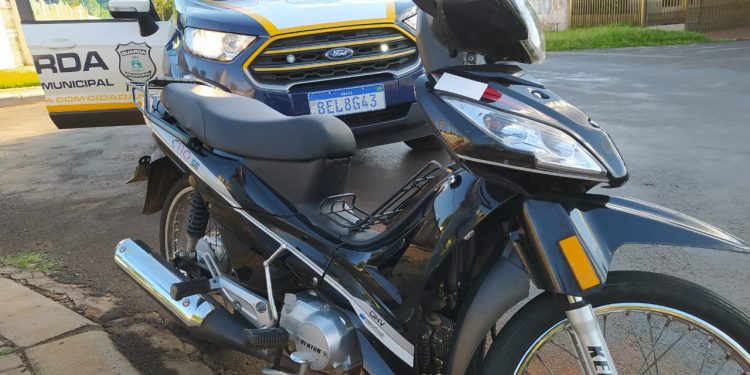 Guarda Municipal apreende adolescente com moto furtada no Paraguai